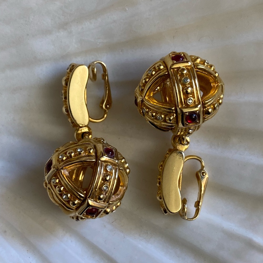 Vintage Swarovski Swan Dangle Maltese Cross Crystal Gold Tone Clip On Earrings - Picture 10 of 16